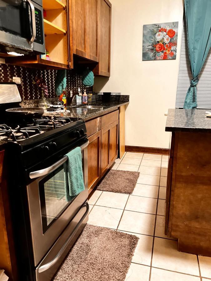 Clean, Spacious, Inexpensive Queen Br Ξενοδοχείο Σικάγο Εξωτερικό φωτογραφία